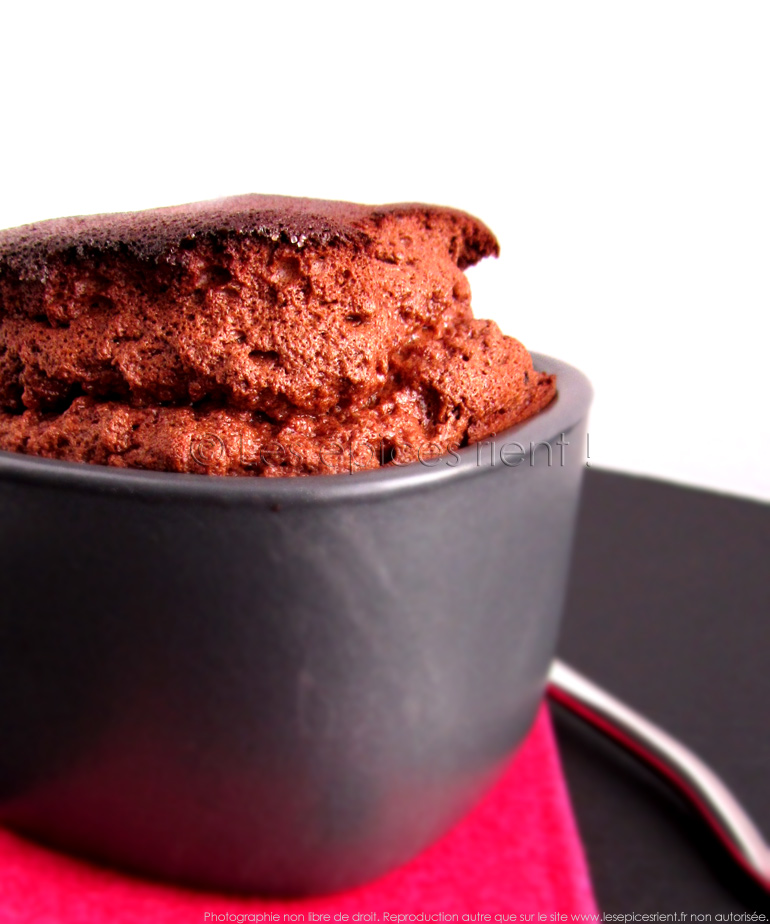 Soufflé au chocolat et fève tonka